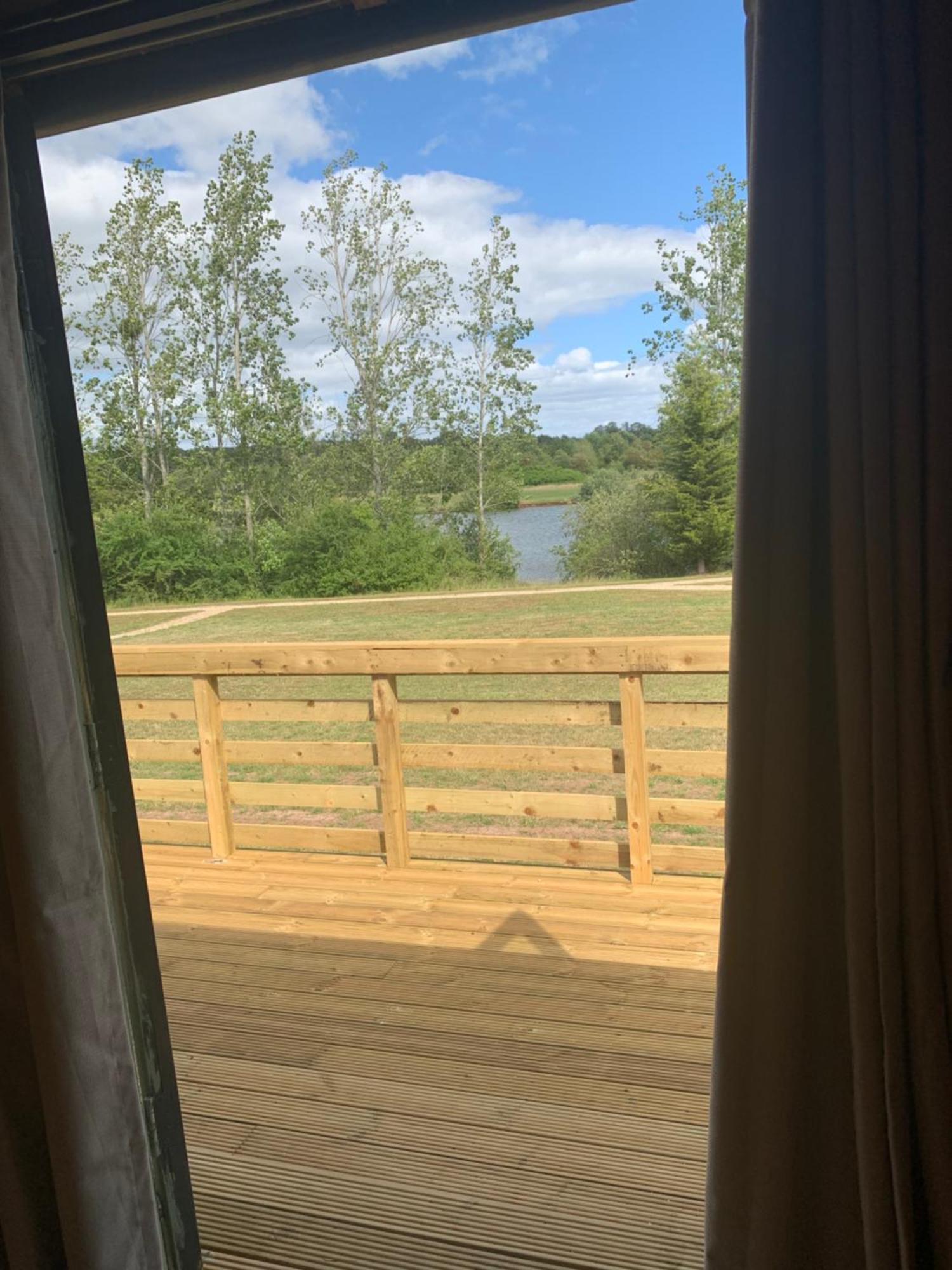 'Swan' Lakeview Lodge Bishampton Eksteriør billede